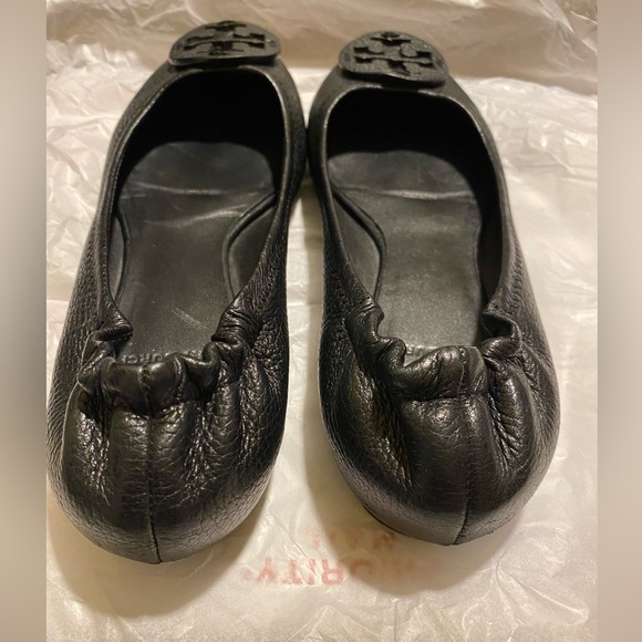 Tory Burch black flat shoes - Picture 2 of 3